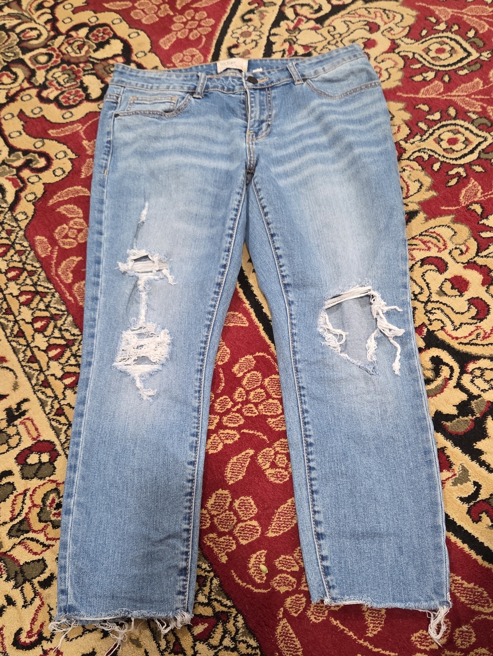 BKE Light Blue Distressed Cropped Jeans
